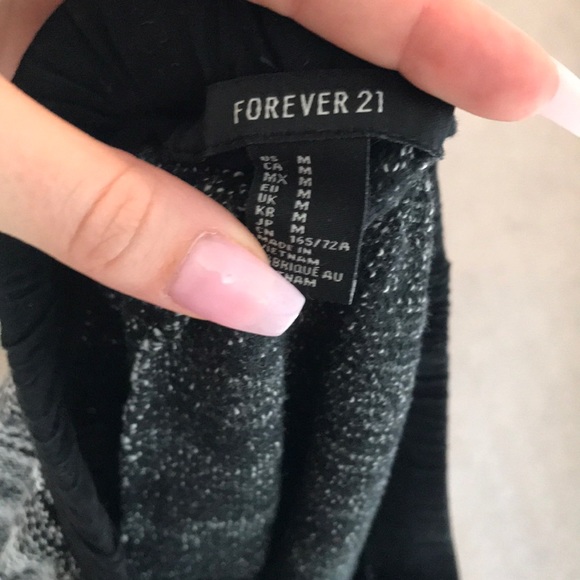 Capri sweatpants - Picture 3 of 3